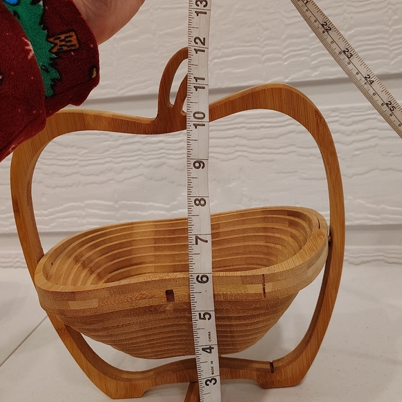 Wooden Apple 3-D Trivet Decorative Kitchen Collapsible Wooden Fruit Bowl - Picture 5 of 5